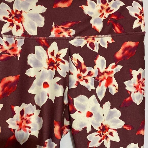 Balance Collection Capri Athletic Leggings Size Medium, Maroon Red and White Flo - Picture 3 of 13